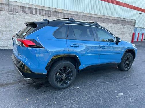 2022 Toyota RAV4 Hybrid SE