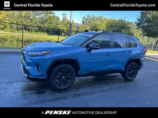 2022 Toyota RAV4 Hybrid SE