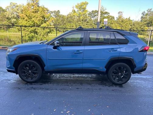 2022 Toyota RAV4 Hybrid SE