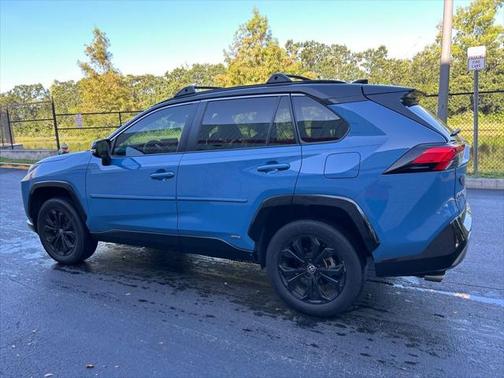 2022 Toyota RAV4 Hybrid SE