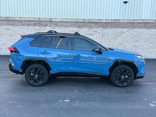 2022 Toyota RAV4 Hybrid SE