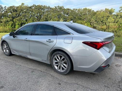 2021 Toyota Avalon Hybrid XLE Plus