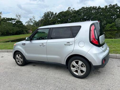 Bright Silver 2017 Kia Soul Base