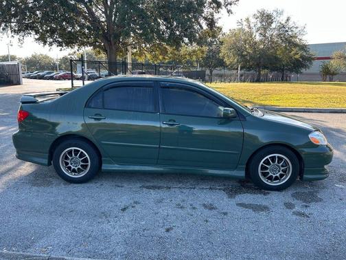 2004 Toyota Corolla LE