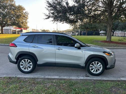 2023 Toyota Corolla Cross LE