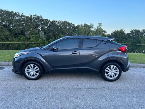 2021 Toyota C-HR LE