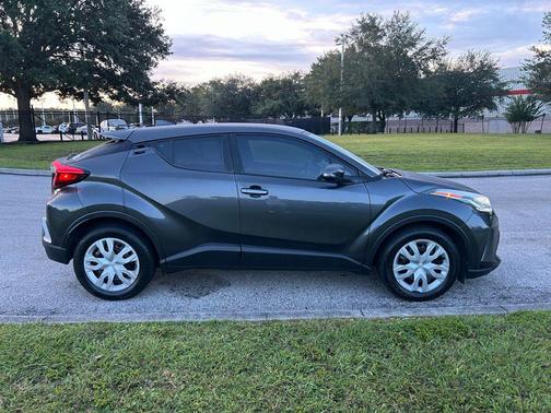 2021 Toyota C-HR LE