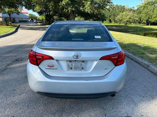 Classic Silver Metallic 2019 Toyota Corolla SE