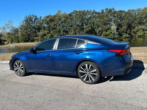 2021 Nissan Altima SR FWD