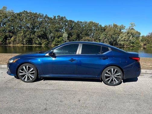 2021 Nissan Altima SR FWD