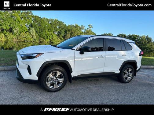 2024 Toyota RAV4 Hybrid SE
