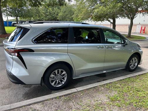 Celestial Silver Metallic 2025 Toyota Sienna XLE