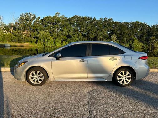 Classic Silver Metallic 2022 Toyota Corolla LE