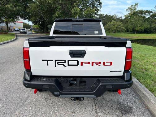 Ice Cap w/Black Roof 2025 Toyota Tacoma Hybrid TRD Pro