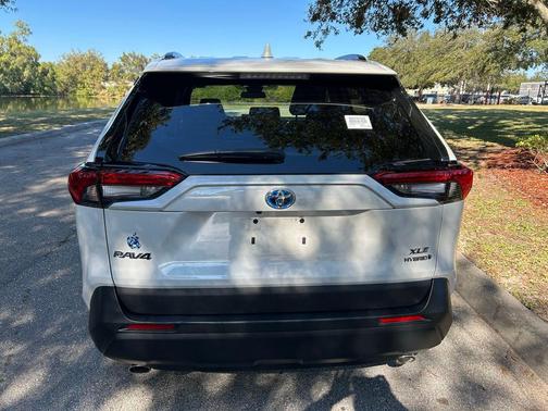 2024 Toyota RAV4 Hybrid XLE Premium