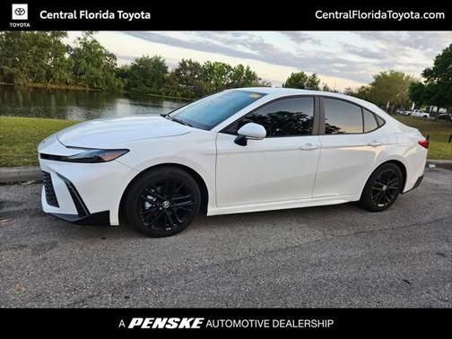 2025 Toyota Camry SE