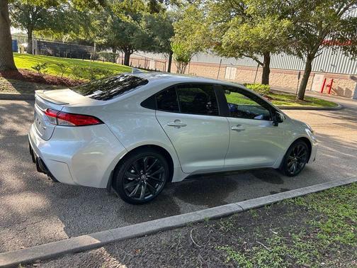 Classic Silver Metallic 2025 Toyota Corolla SE