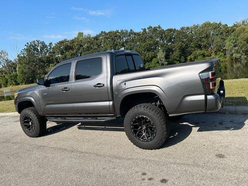 2018 Toyota Tacoma SR