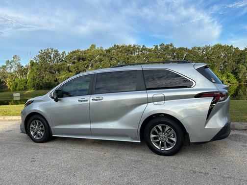 2024 Toyota Sienna XLE 7 Passenger