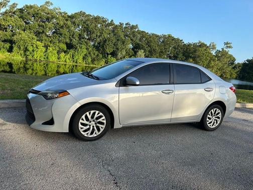 Classic Silver Metallic 2017 Toyota Corolla LE