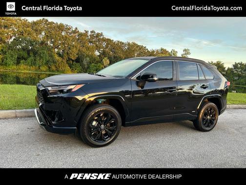 2024 Toyota RAV4 Hybrid SE