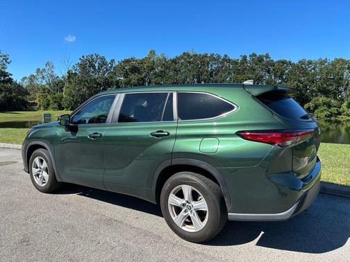 2023 Toyota Highlander LE