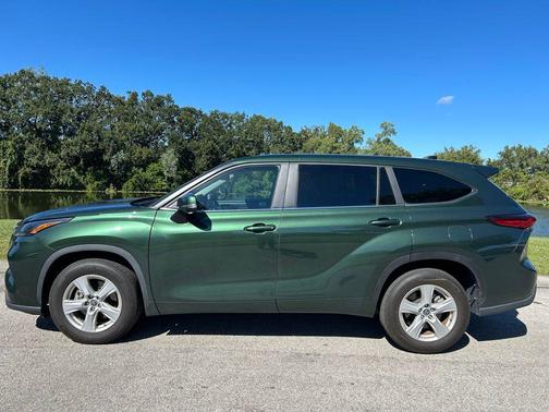 2023 Toyota Highlander LE