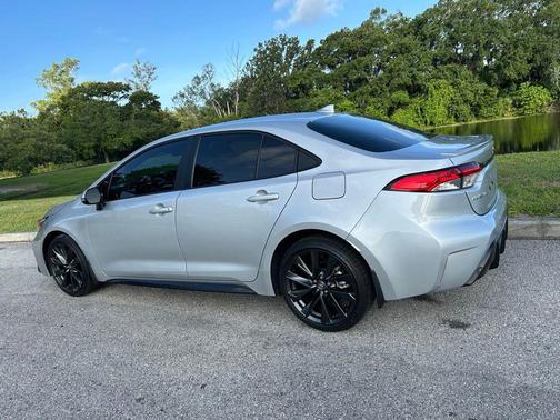 Classic Silver Metallic 2024 Toyota Corolla SE