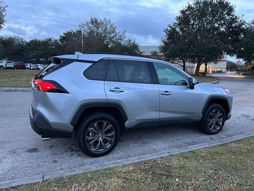 2023 Toyota RAV4 Hybrid XLE Premium