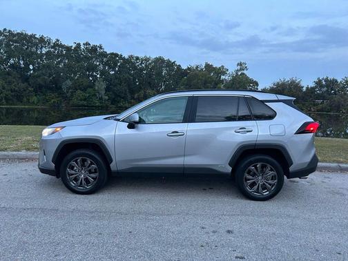 2023 Toyota RAV4 Hybrid XLE Premium