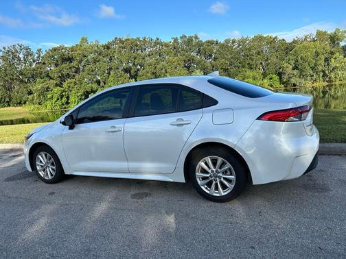 2024 Toyota Corolla Hybrid SE