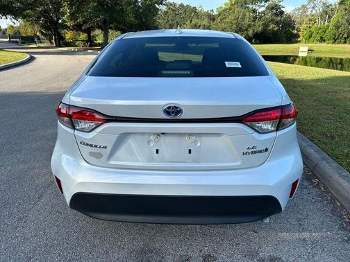 2024 Toyota Corolla Hybrid SE