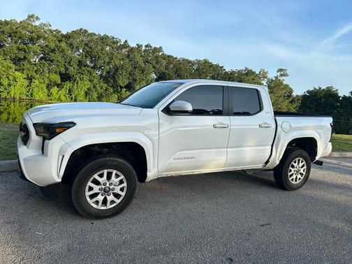 Ice Cap 2024 Toyota Tacoma SR5