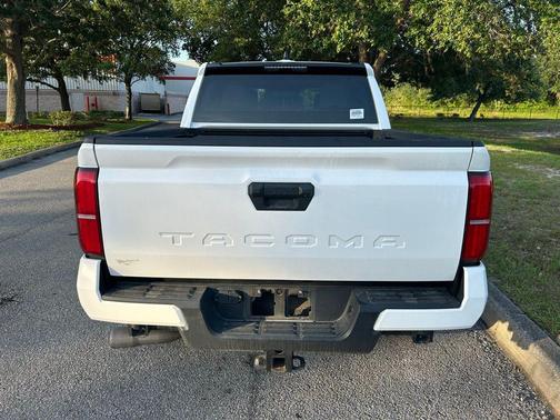 Ice Cap 2024 Toyota Tacoma SR5