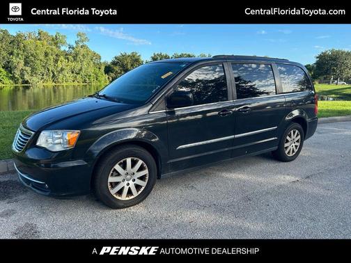 2016 Chrysler Town & Country Touring