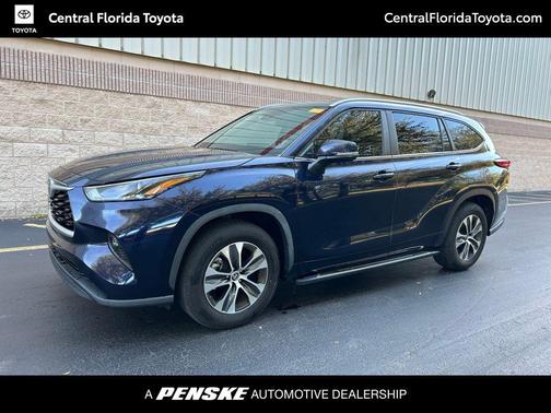 2023 Toyota Highlander XLE