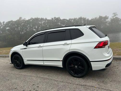 2022 Volkswagen Tiguan 2.0T SE R-Line Black 4MOTION