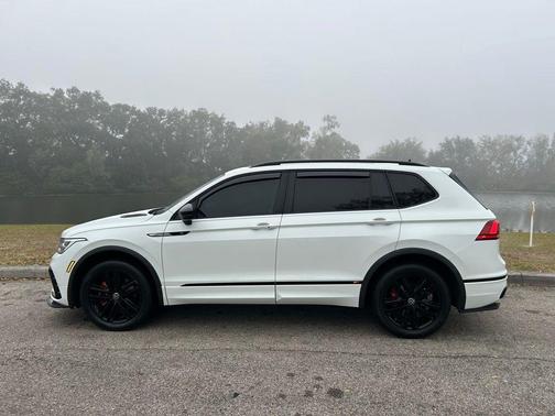 2022 Volkswagen Tiguan 2.0T SE R-Line Black 4MOTION