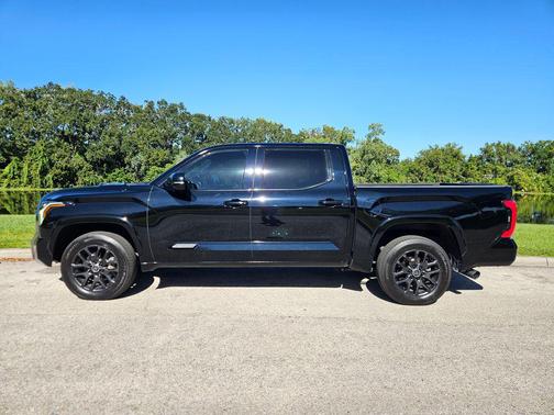 2024 Toyota Tundra Hybrid Platinum