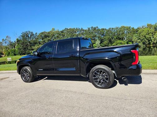 2024 Toyota Tundra Hybrid Platinum