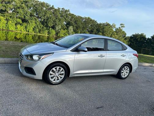 Olympus Silver Metallic 2019 Hyundai Accent SE