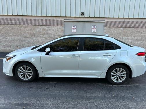 2024 Toyota Corolla Hybrid SE
