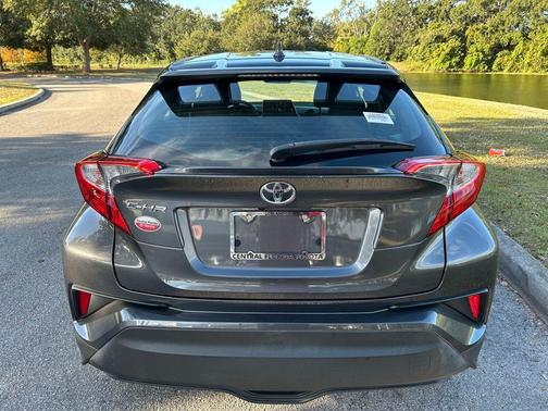 2021 Toyota C-HR LE