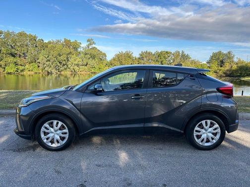 2021 Toyota C-HR LE