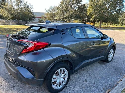 2021 Toyota C-HR LE