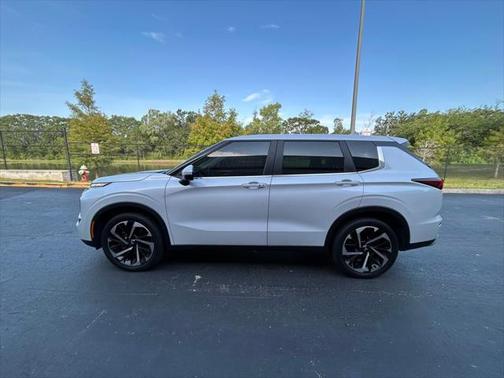 2023 Mitsubishi Outlander SE 2.5 2WD