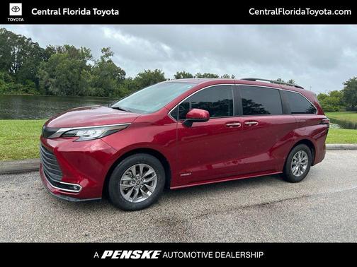 2021 Toyota Sienna XLE 8 Passenger