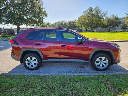 2020 Toyota RAV4 LE