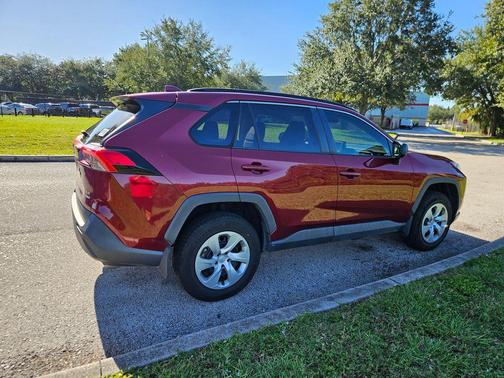 2020 Toyota RAV4 LE