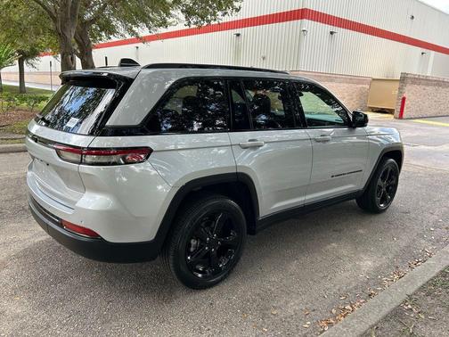 2024 Jeep Grand Cherokee Altitude